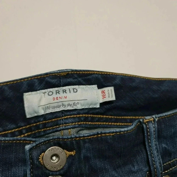 Torrid Flare Denim Jeans Stretch Blend Zip Closure Pockets Blue size 16R women's - Picture 8 of 11